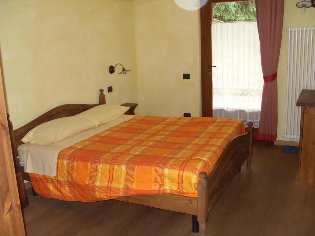Residence Les Myosotis Champoluc Rom bilde