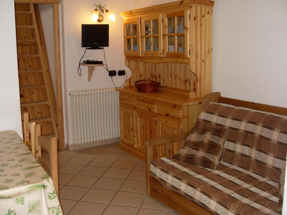 Residence Les Myosotis Champoluc Rom bilde
